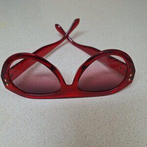 RED SUNGLASSES.